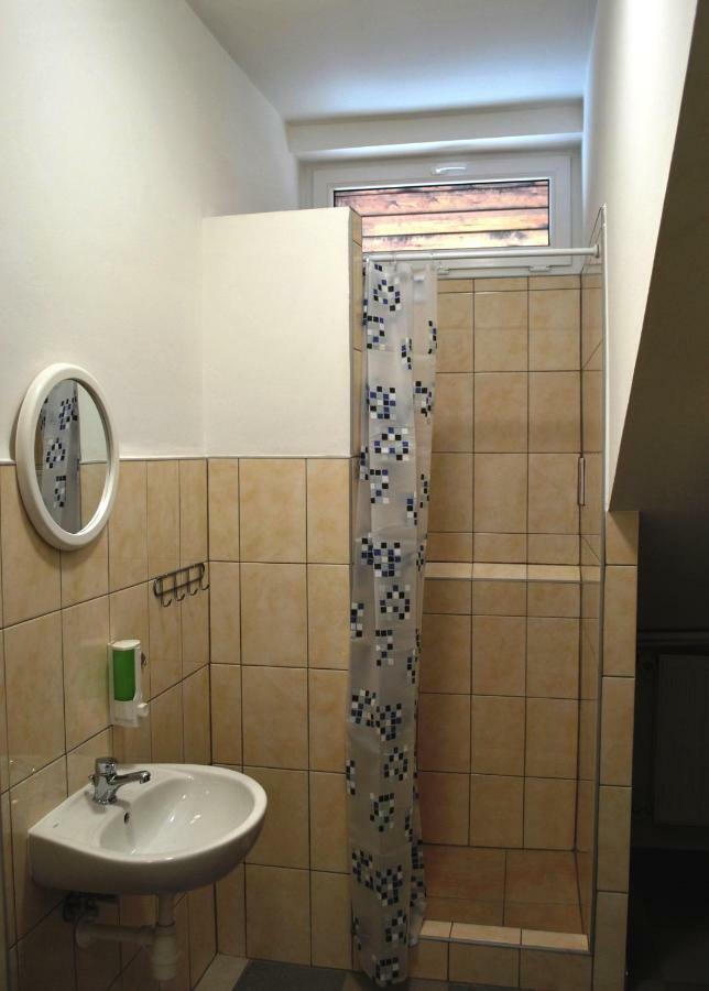 Hostel Pod Topolami Зелена Гура Екстер'єр фото